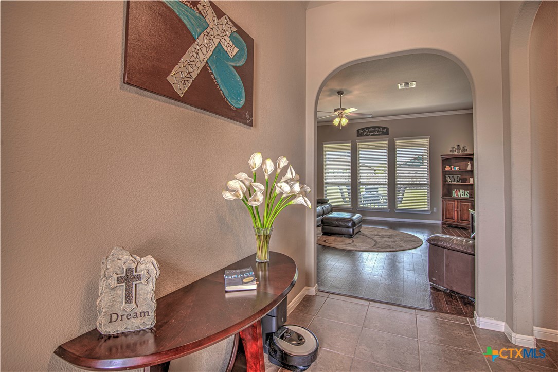 623 Coventry Drive Temple, TX 76502 - Photo 7 of 38 a dining room with furniture and window
