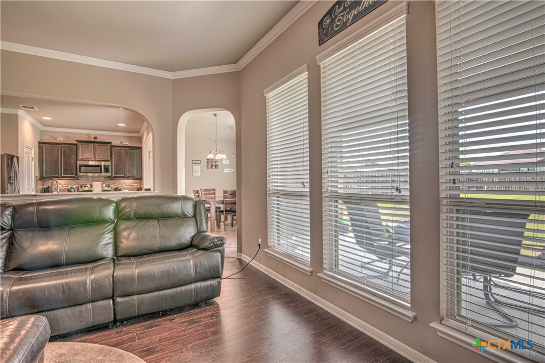 623 Coventry Drive Temple, TX 76502 - Photo 10 of 38 a living room with furniture and a large window