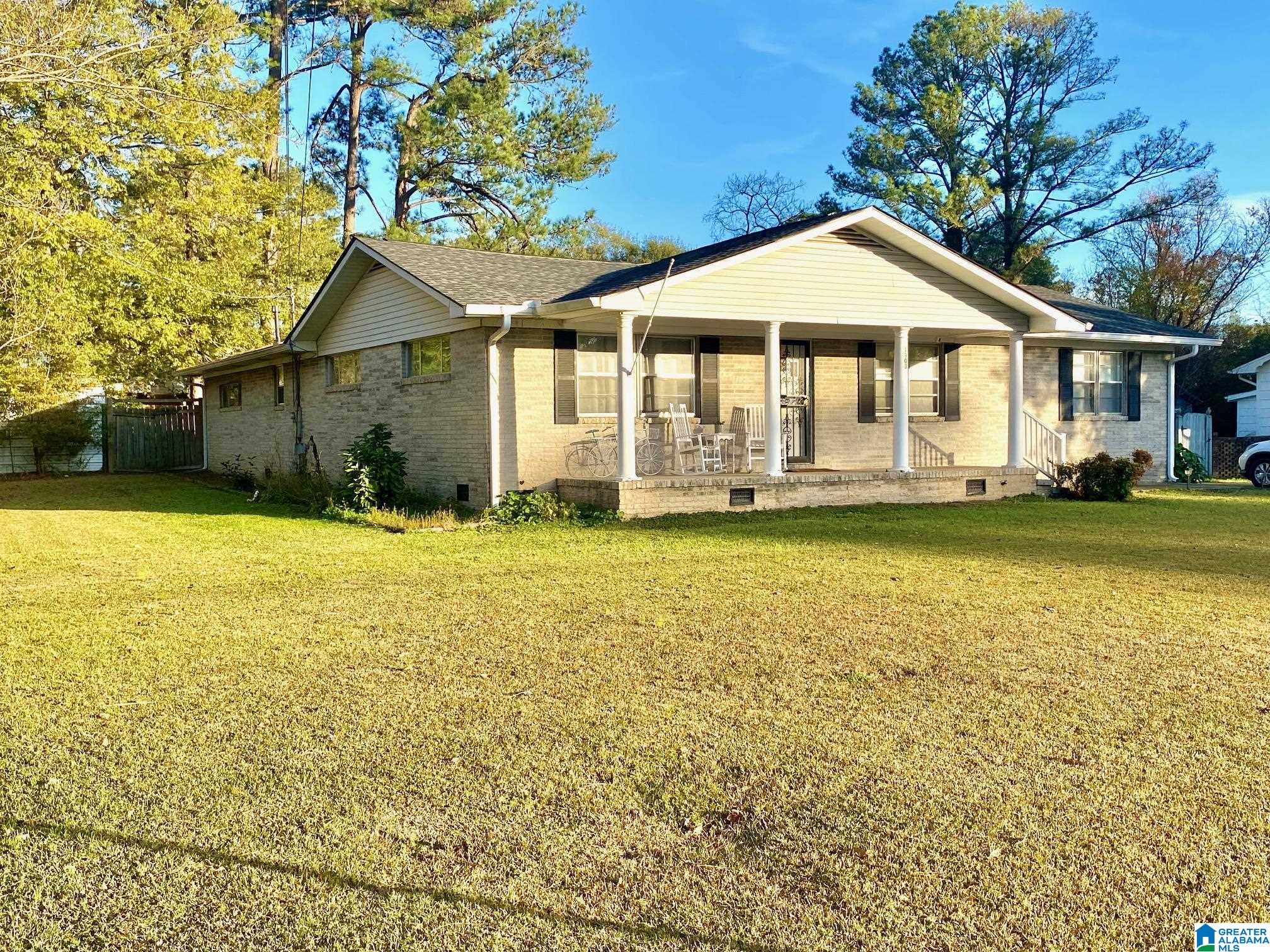 1303 Robertson Road Anniston, AL 36207 - Photo 3 of 29