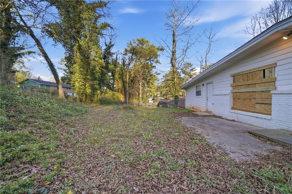 3024 Pasadena Drive Decatur, GA 30032 - Photo 25 of 28 a view of a backyard of the house