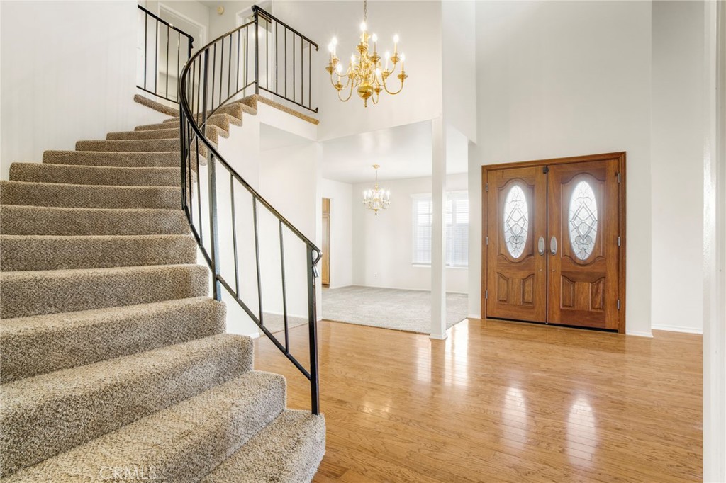 3488 Radcliffe Road Thousand Oaks, CA 91360 - Photo 7 of 23 a view of an entryway with wooden floor