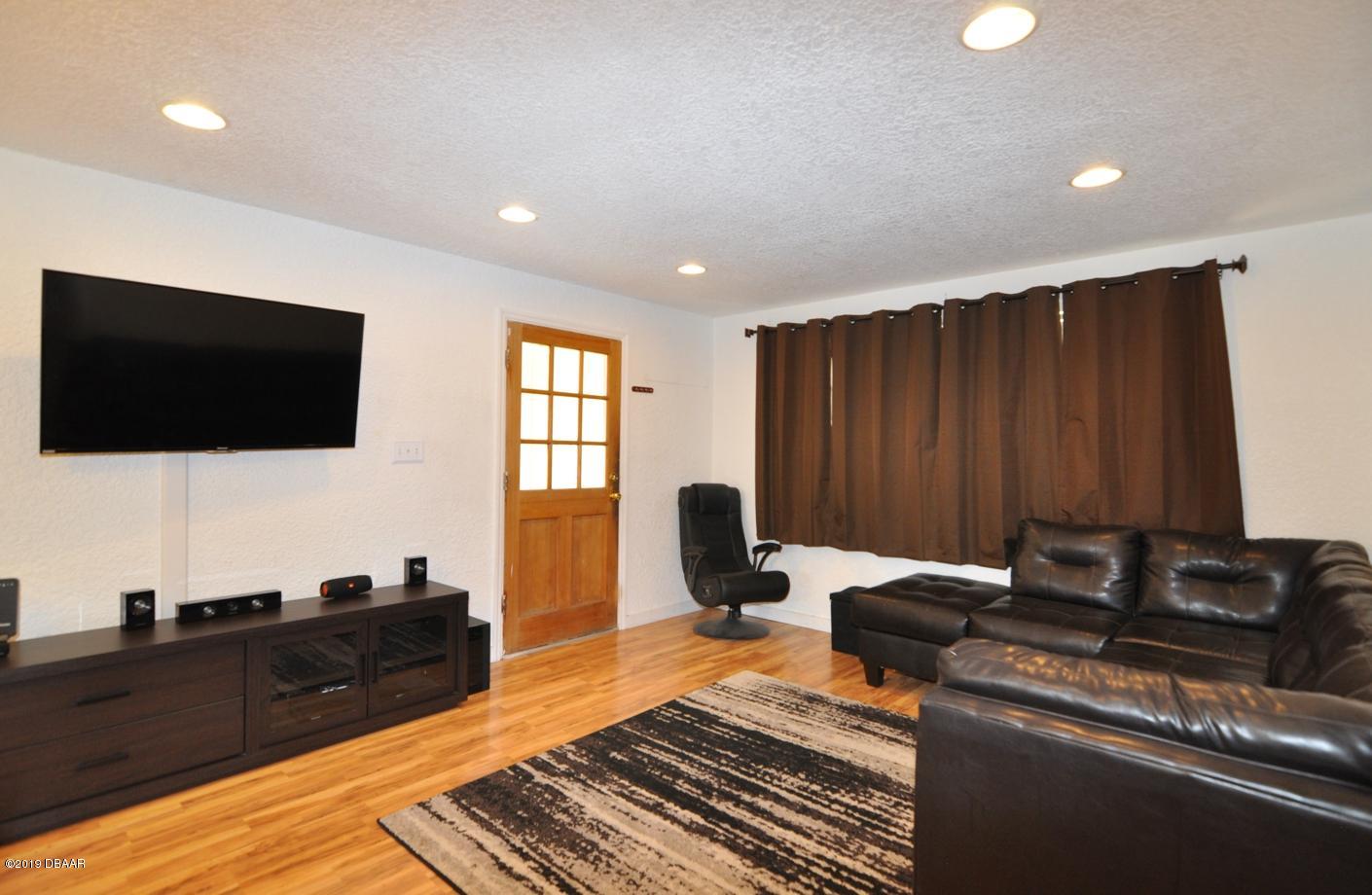2440 Yale Road South Daytona, FL 32119 - Photo 2 of 18 Living Room