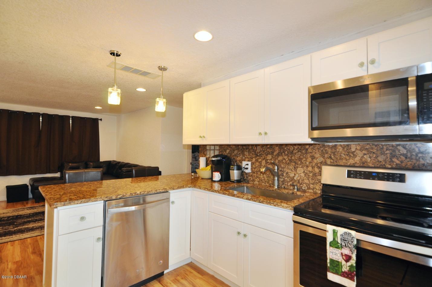 2440 Yale Road South Daytona, FL 32119 - Photo 8 of 18 Kitchen