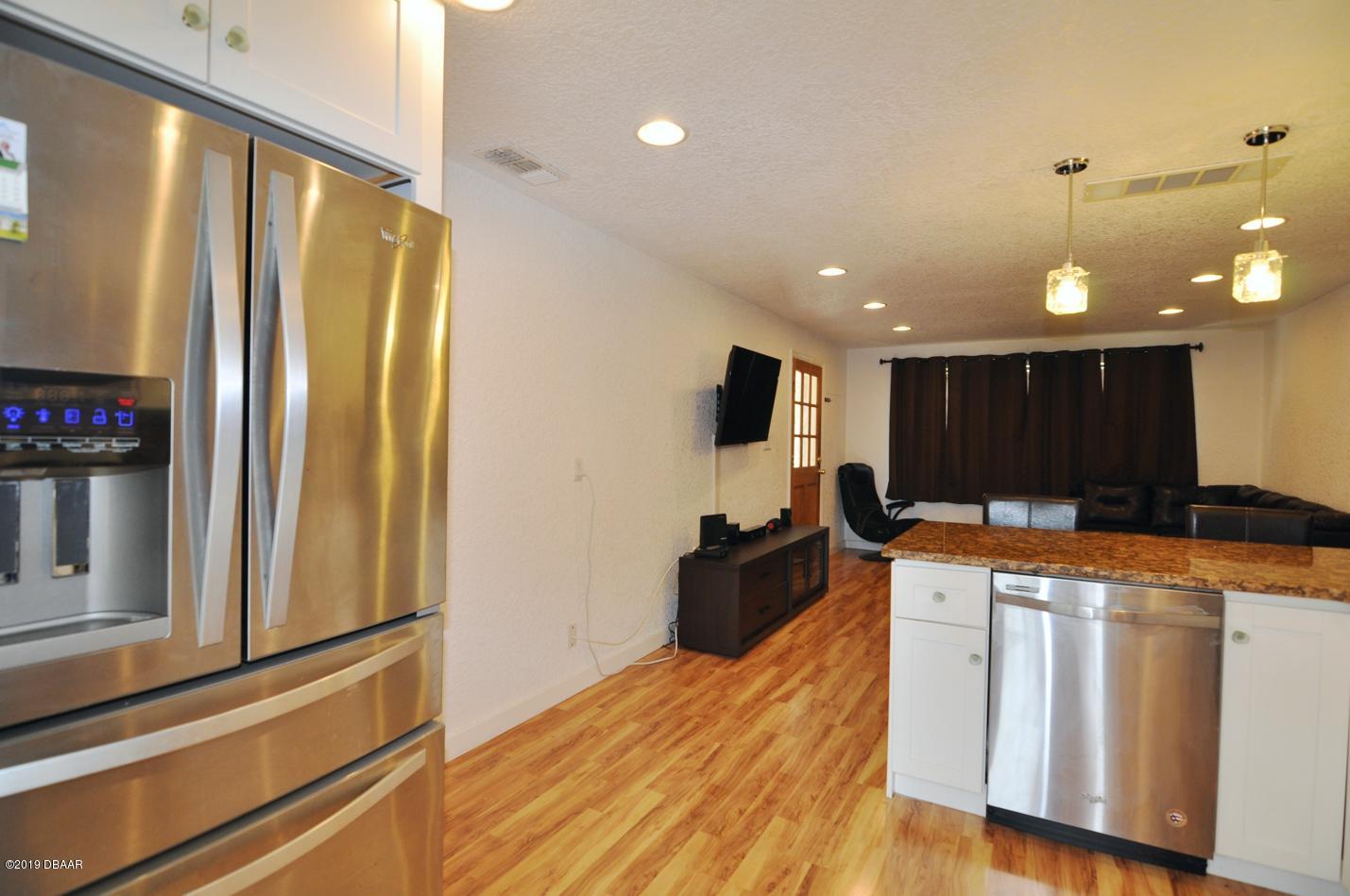 2440 Yale Road South Daytona, FL 32119 - Photo 10 of 18 Kitchen