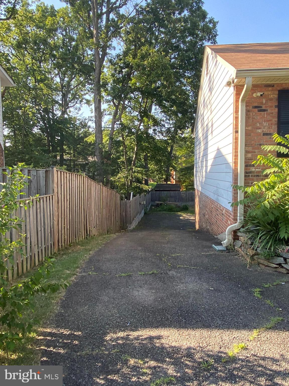 8502 Chervil Road Lanham, MD 20706 - Photo 8 of 44 Driveway