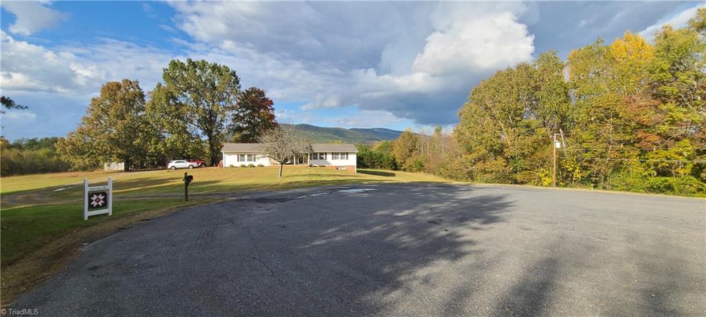 1274 Hill Road King, NC 27021 - Photo 4 of 39