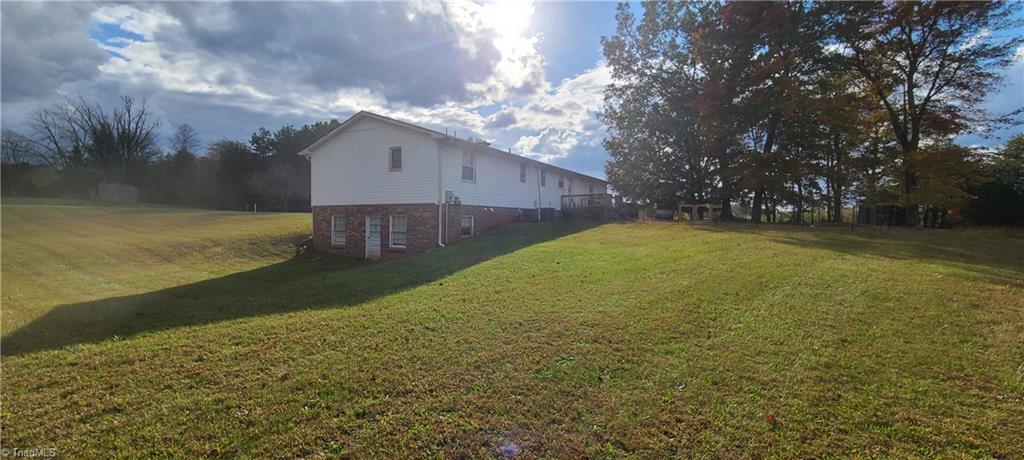 1274 Hill Road King, NC 27021 - Photo 7 of 39