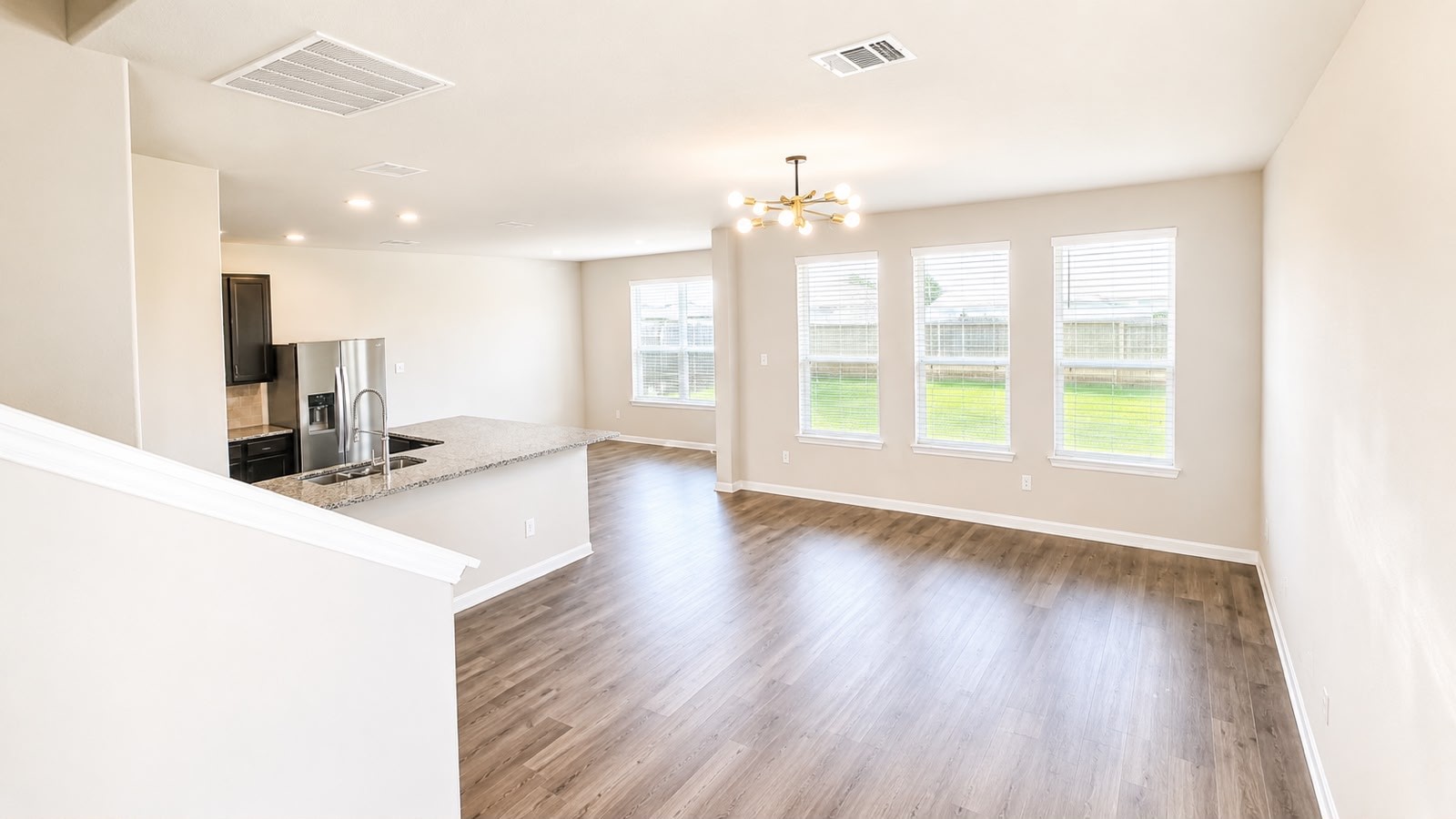 2835 Autumn Mist Lane Conroe, TX 77304 - Photo 3 of 36 Living Area