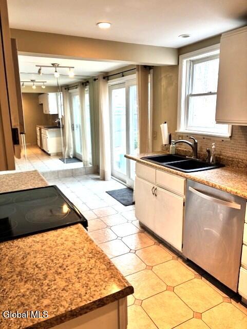 68 Thimbleberry Road Malta, NY 12020 - Photo 9 of 28 Kitch3