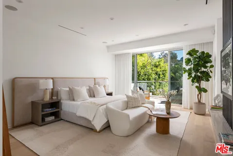 $6,999,990 | 2731 Hutton Drive, Beverly Hills, CA 90210