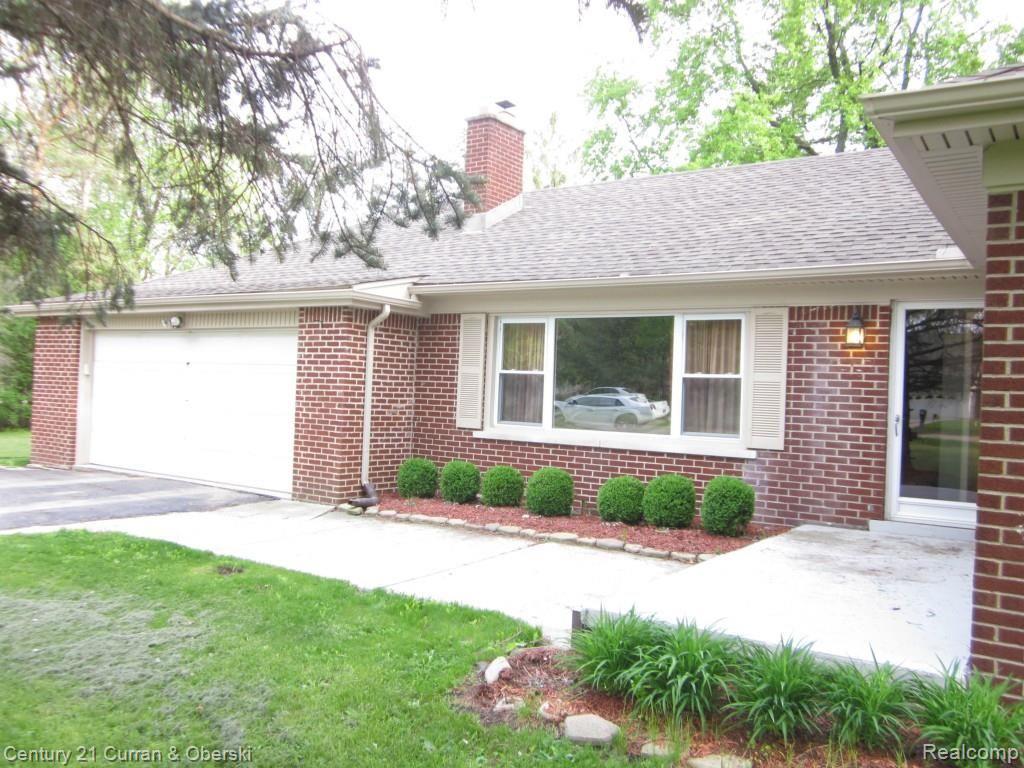 46515 Maben Road Canton, MI 48187 - Photo 30 of 56 FRONT WALK WAY