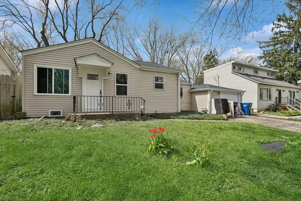 $230,000 | 36912 North Lawrence Drive, Lake Villa, IL 60046