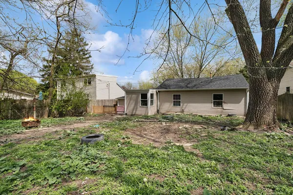 $230,000 | 36912 North Lawrence Drive, Lake Villa, IL 60046