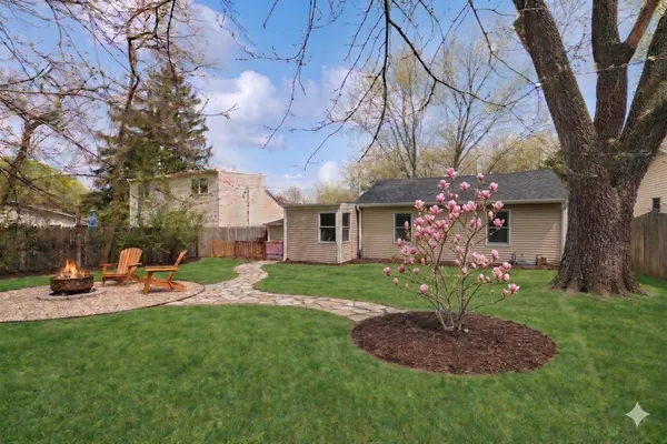 $230,000 | 36912 North Lawrence Drive, Lake Villa, IL 60046