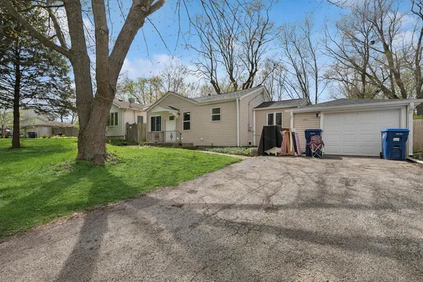 $230,000 | 36912 North Lawrence Drive, Lake Villa, IL 60046
