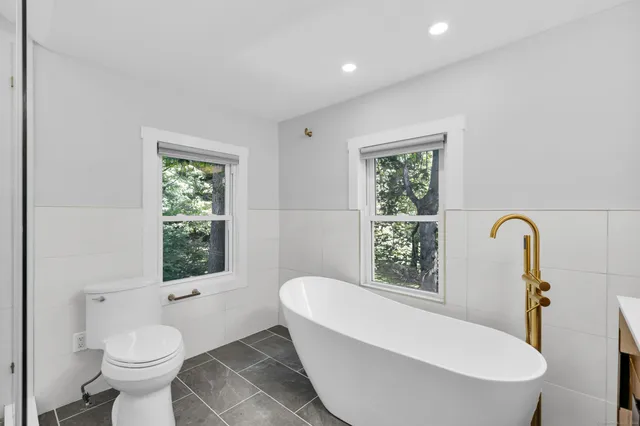 $3,250 | 48 Water Street, Unit 2, Glastonbury, CT 06073