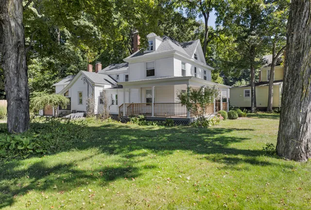 $3,250 | 48 Water Street, Unit 2, Glastonbury, CT 06073