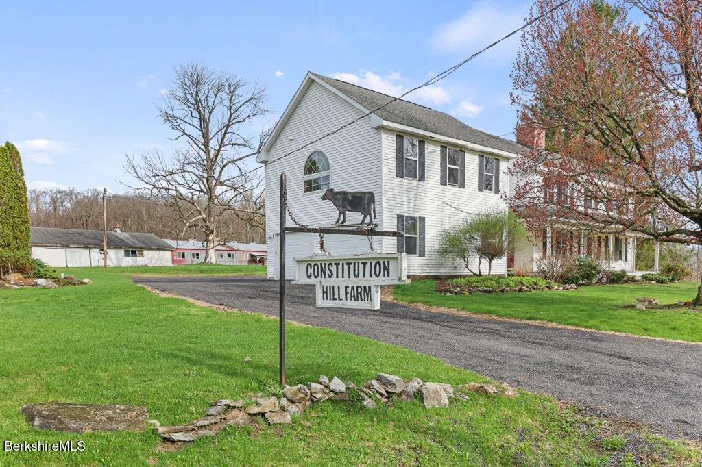 10 Goodell Rd