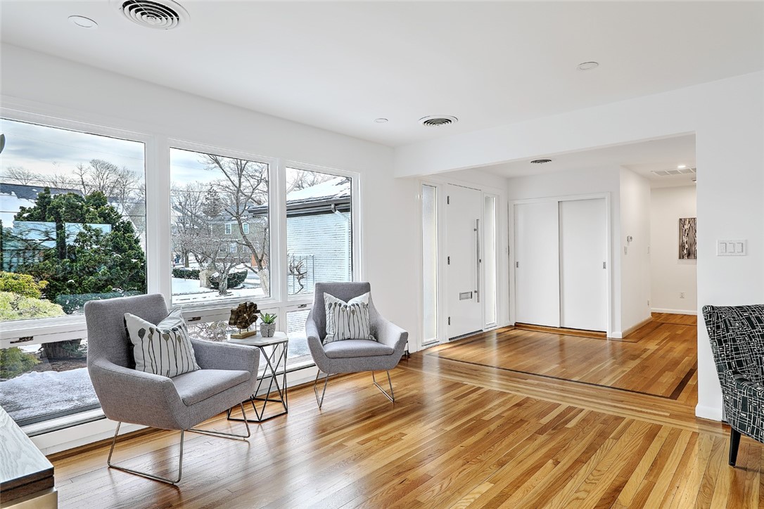 80 Hartshorn Road Providence, RI 02906 - Photo 7 of 50 Gallery Image 7