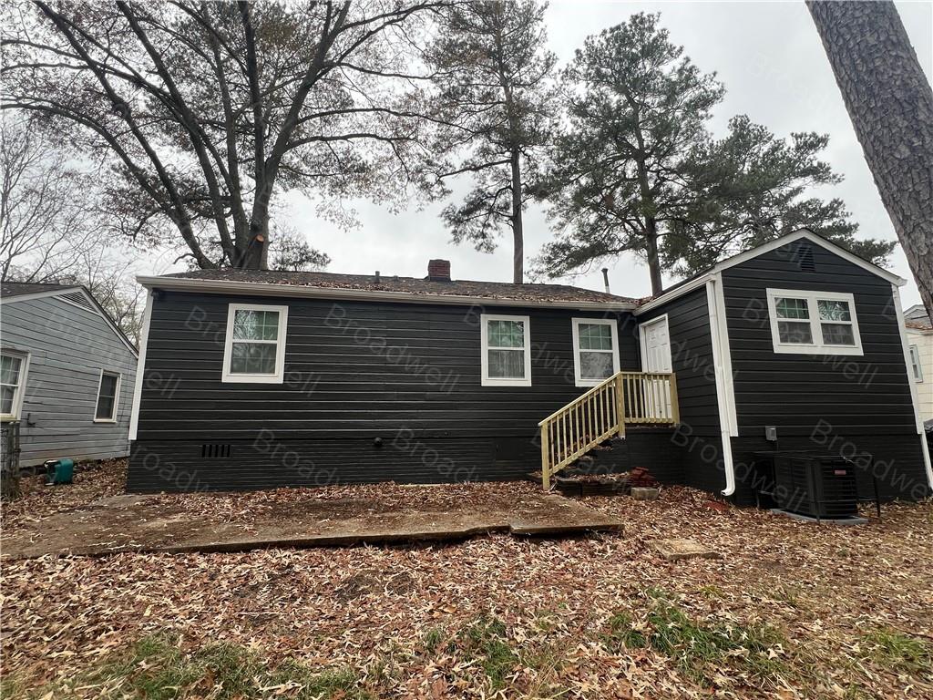 1860 Broadwell Street Southwest Atlanta, GA 30310 - Photo 22 of 23 a front view of a house with a yard