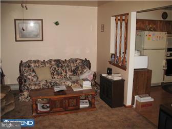 168 Perkintown Road Pedricktown, NJ 08067 - Photo 6 of 11 Living Room