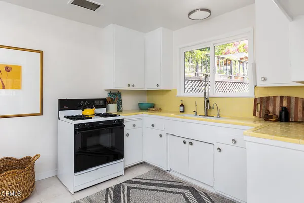 $999,000 | 3663 Roderick Road, Los Angeles, CA 90065