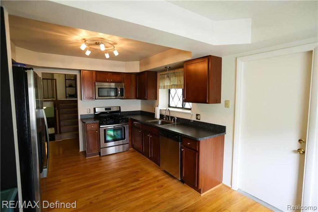 2108 Cumberland Road Rochester Hills, MI 48307 - Photo 6 of 20