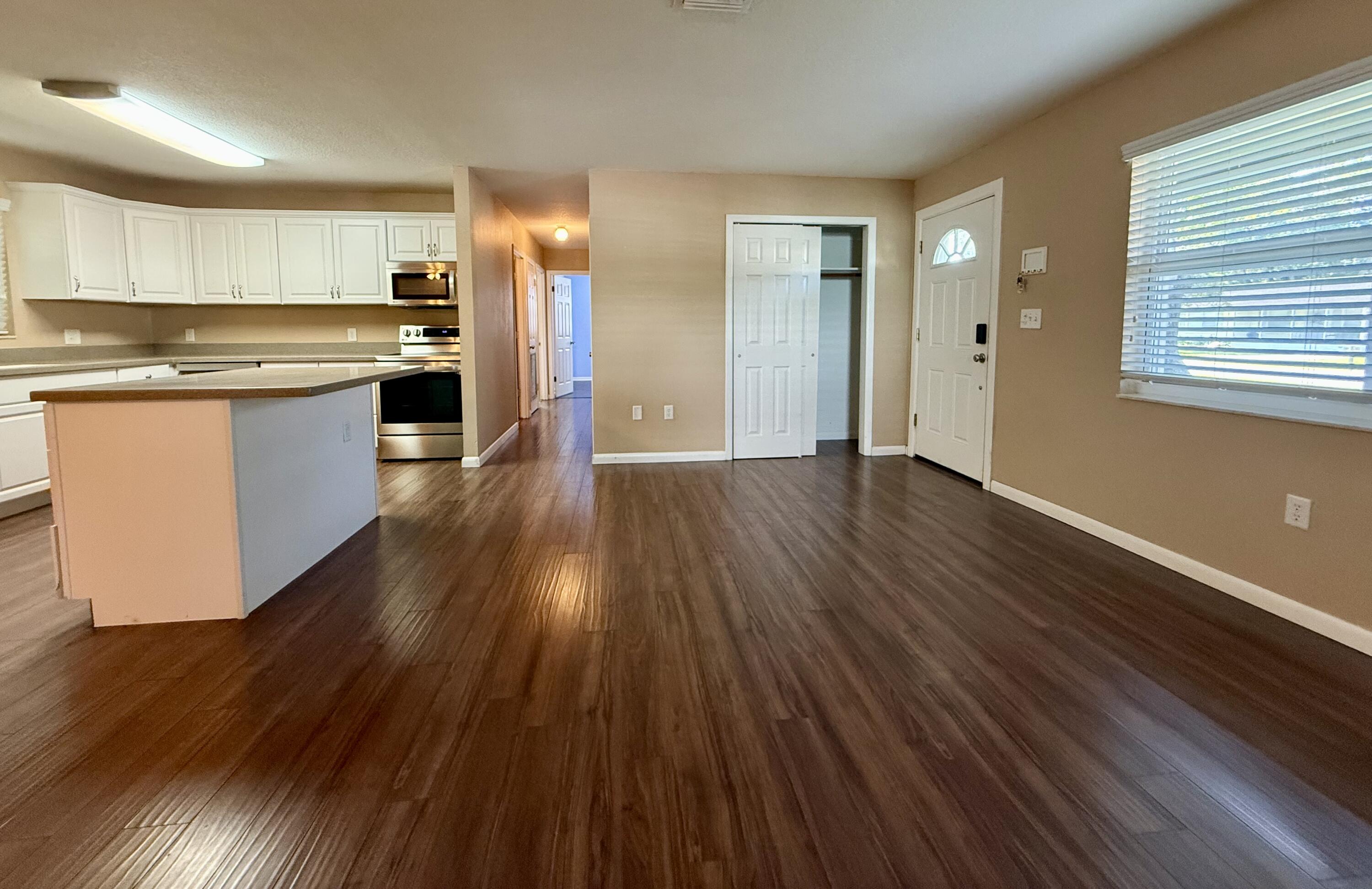 3617 Southwest 17th Street Okeechobee, FL 34974 - Photo 4 of 43 IMG_1693