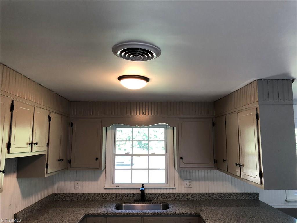 7309 Davis Country Road Randleman, NC 27317 - Photo 8 of 19