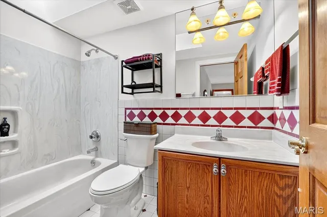 $1,125,000 | 237 St Andrews Drive, St. Albans, MO 63073