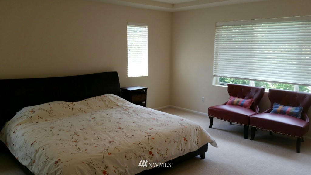 16104 35th Park Southeast Bothell, WA 98012 - Photo 3 of 13 Gallery Image 3