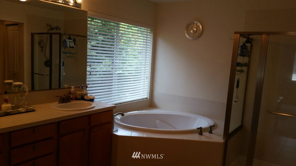 16104 35th Park Southeast Bothell, WA 98012 - Photo 4 of 13 Gallery Image 4
