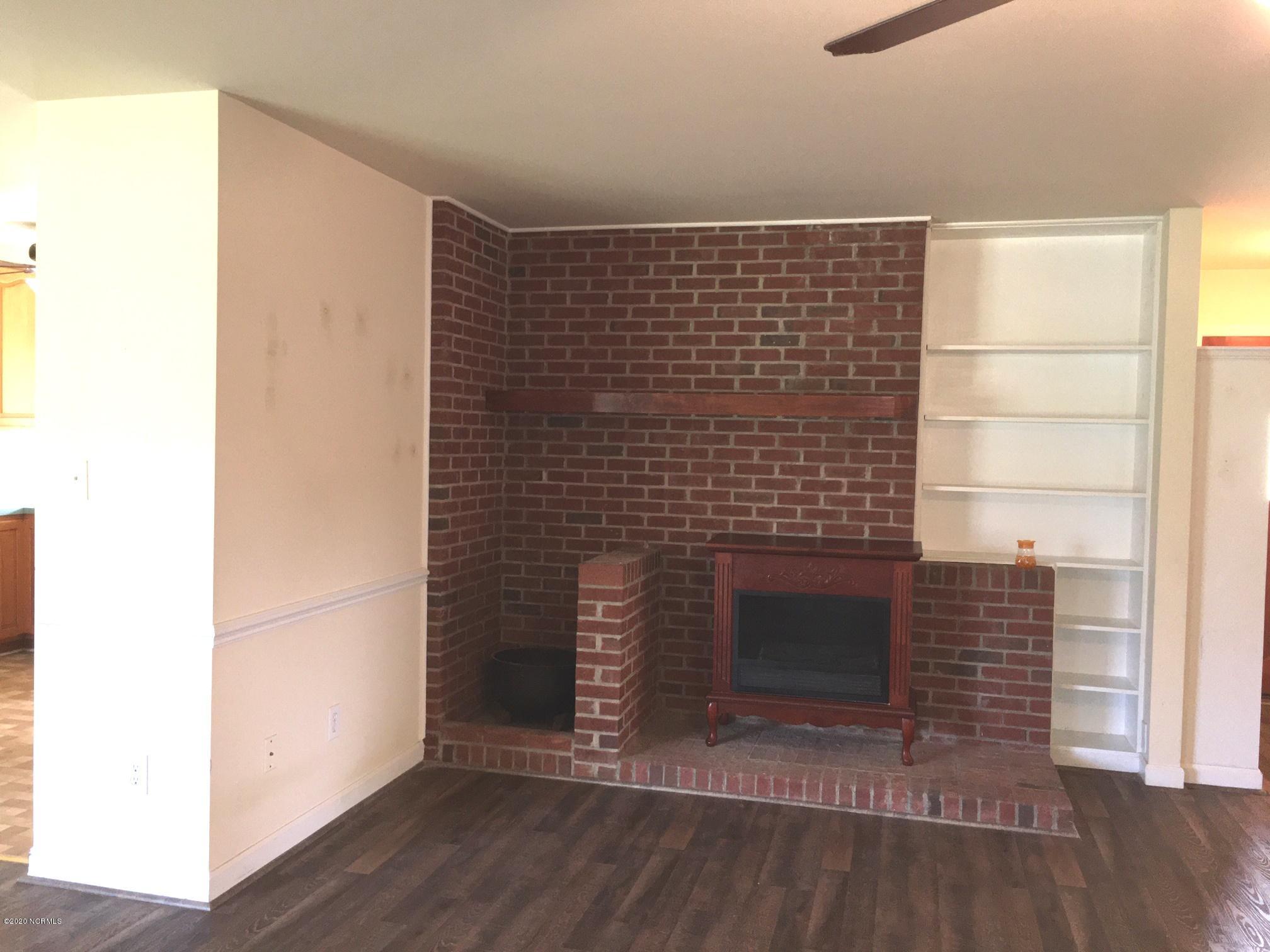 225 Ingram Road Beaufort, NC 28516 - Photo 12 of 31 Chimney Area