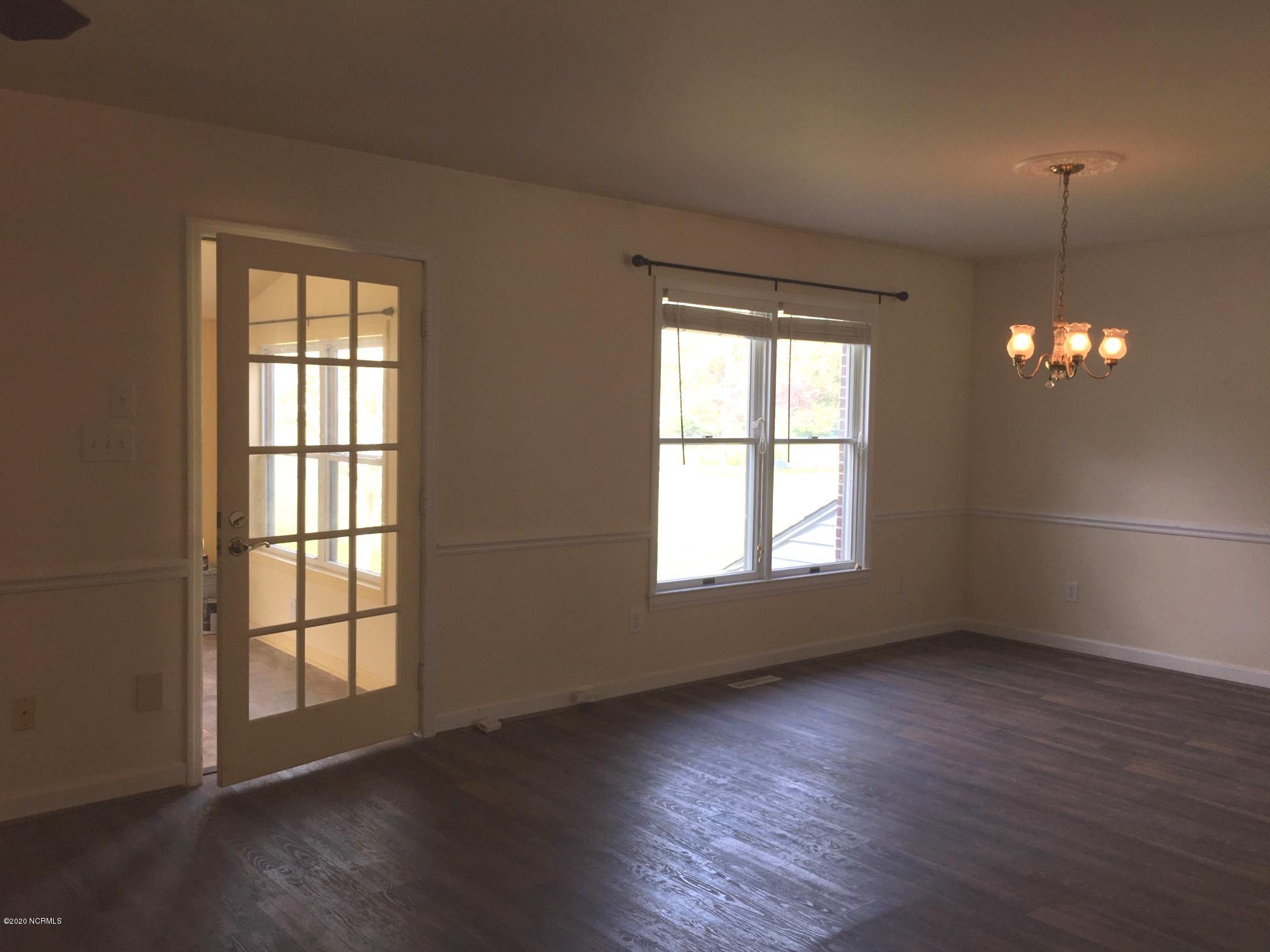 225 Ingram Road Beaufort, NC 28516 - Photo 14 of 31 Den to Dining Rm