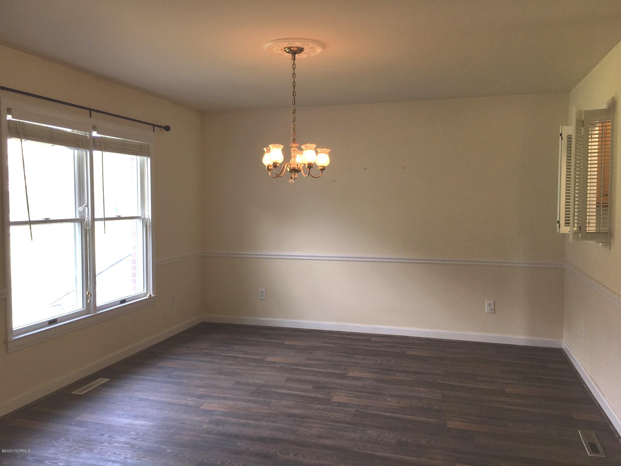 225 Ingram Road Beaufort, NC 28516 - Photo 15 of 31 Dining Rm (2)