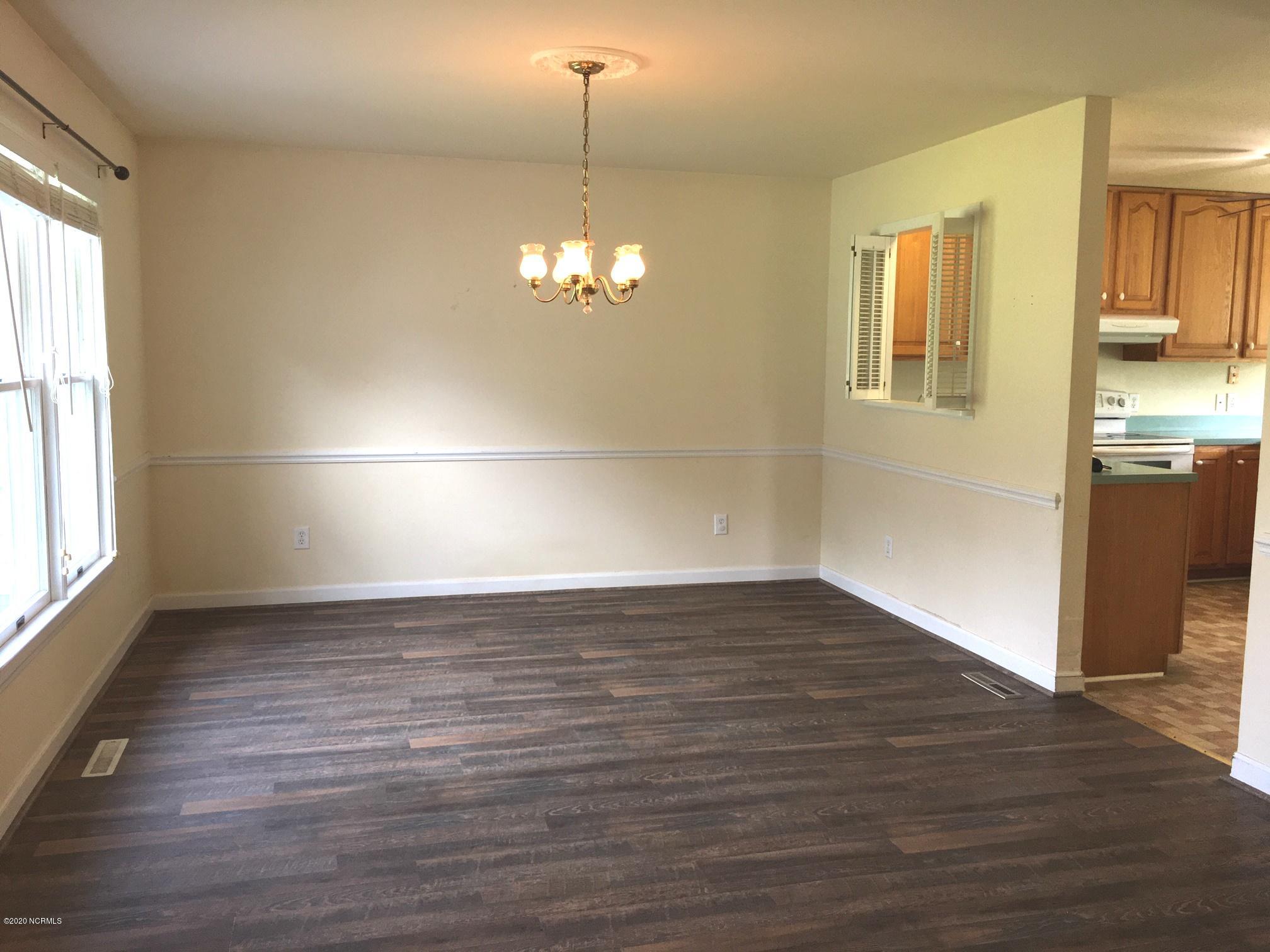 225 Ingram Road Beaufort, NC 28516 - Photo 16 of 31 Dining Rm