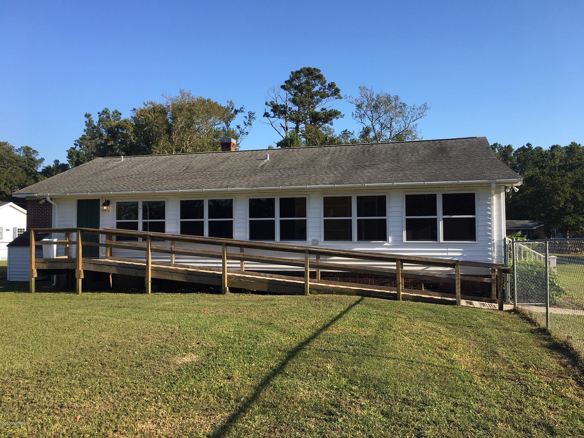 225 Ingram Road Beaufort, NC 28516 - Photo 7 of 31 Back of house