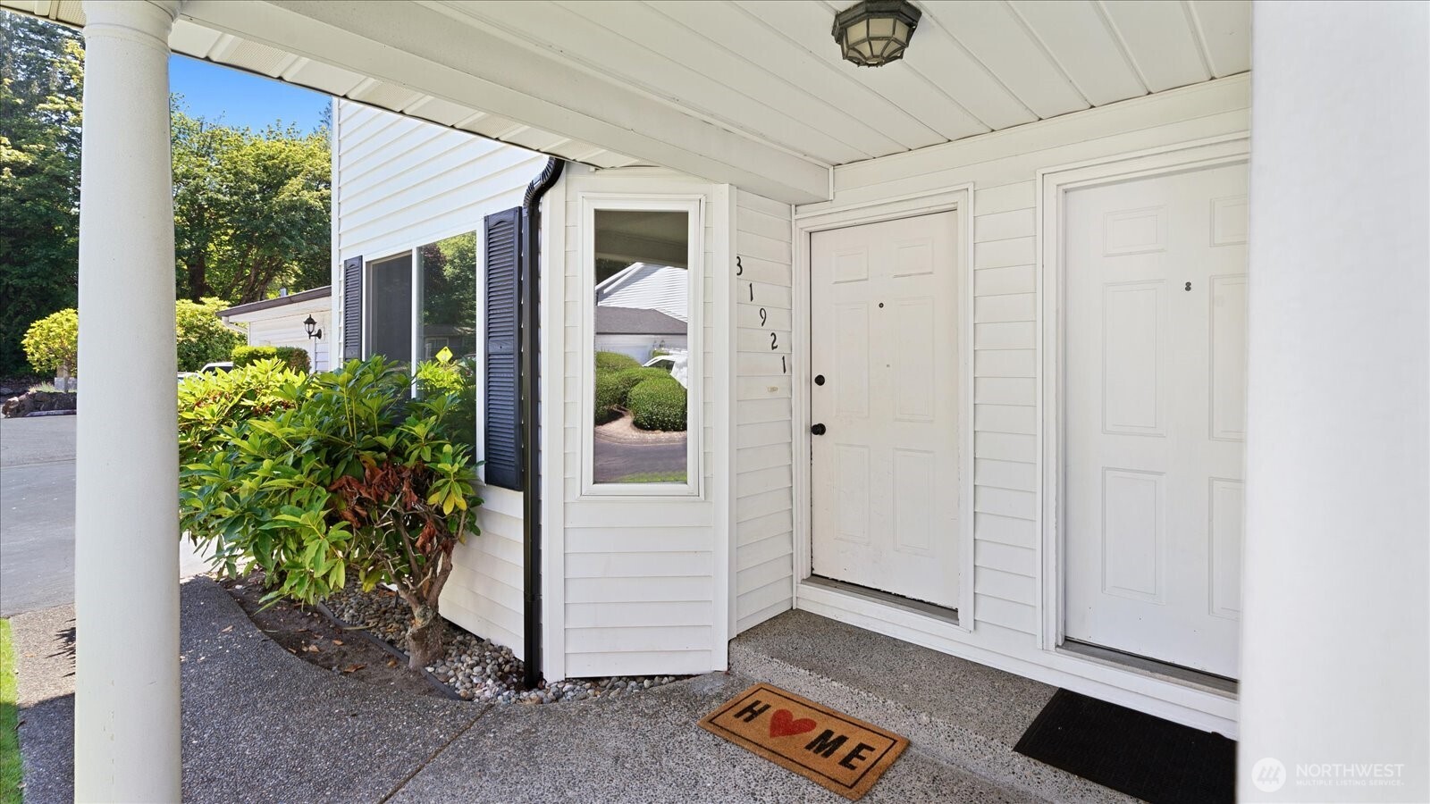 4518 Southwest 320th Street, Unit A Federal Way, WA 98023 - Photo 2 of 34