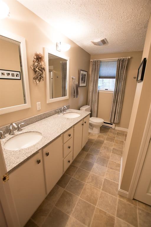 24 Cluf Bay Road, Unit 24 Brunswick, ME 04011 - Photo 12 of 35 The 1st fl. bath offers a double...