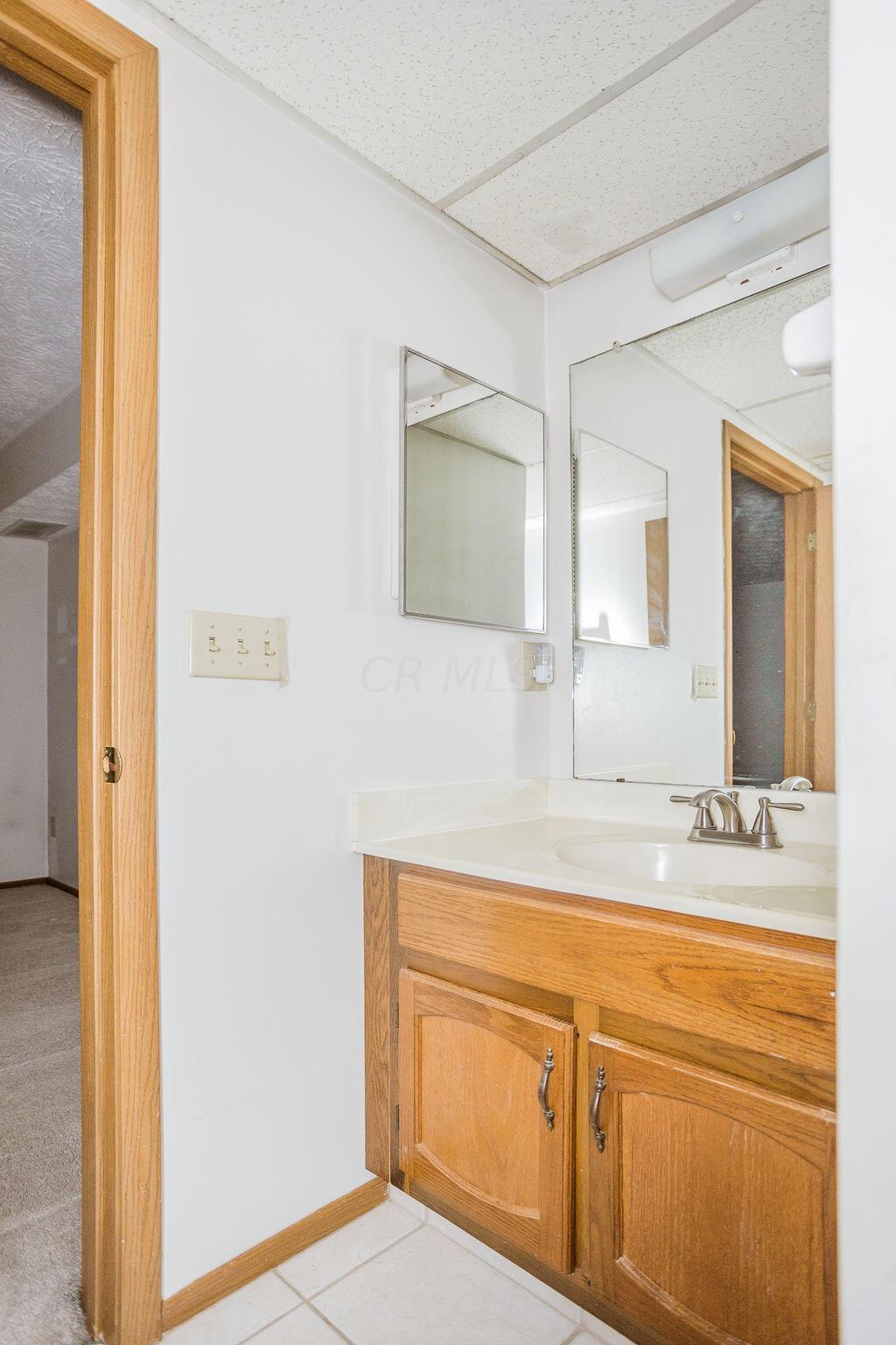 3965 Karl Road, Unit 102 Columbus, OH 43224 - Photo 18 of 25 Owner's Bath