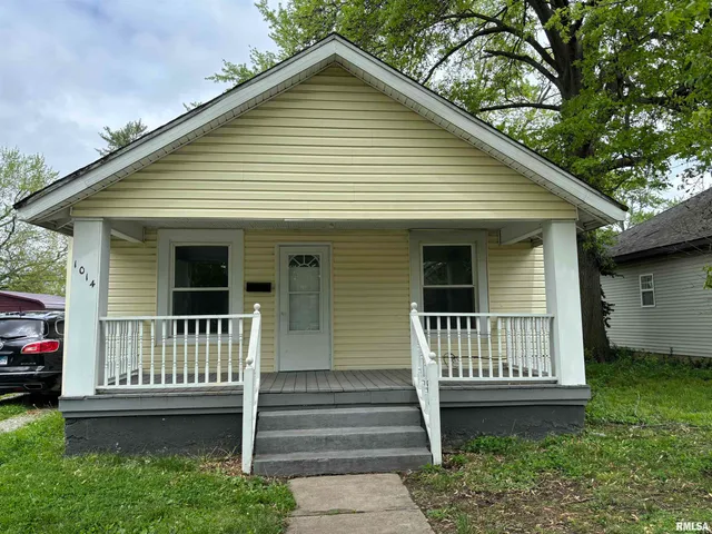 $97,900 | 1014 East Broadway, Centralia, IL 62801
