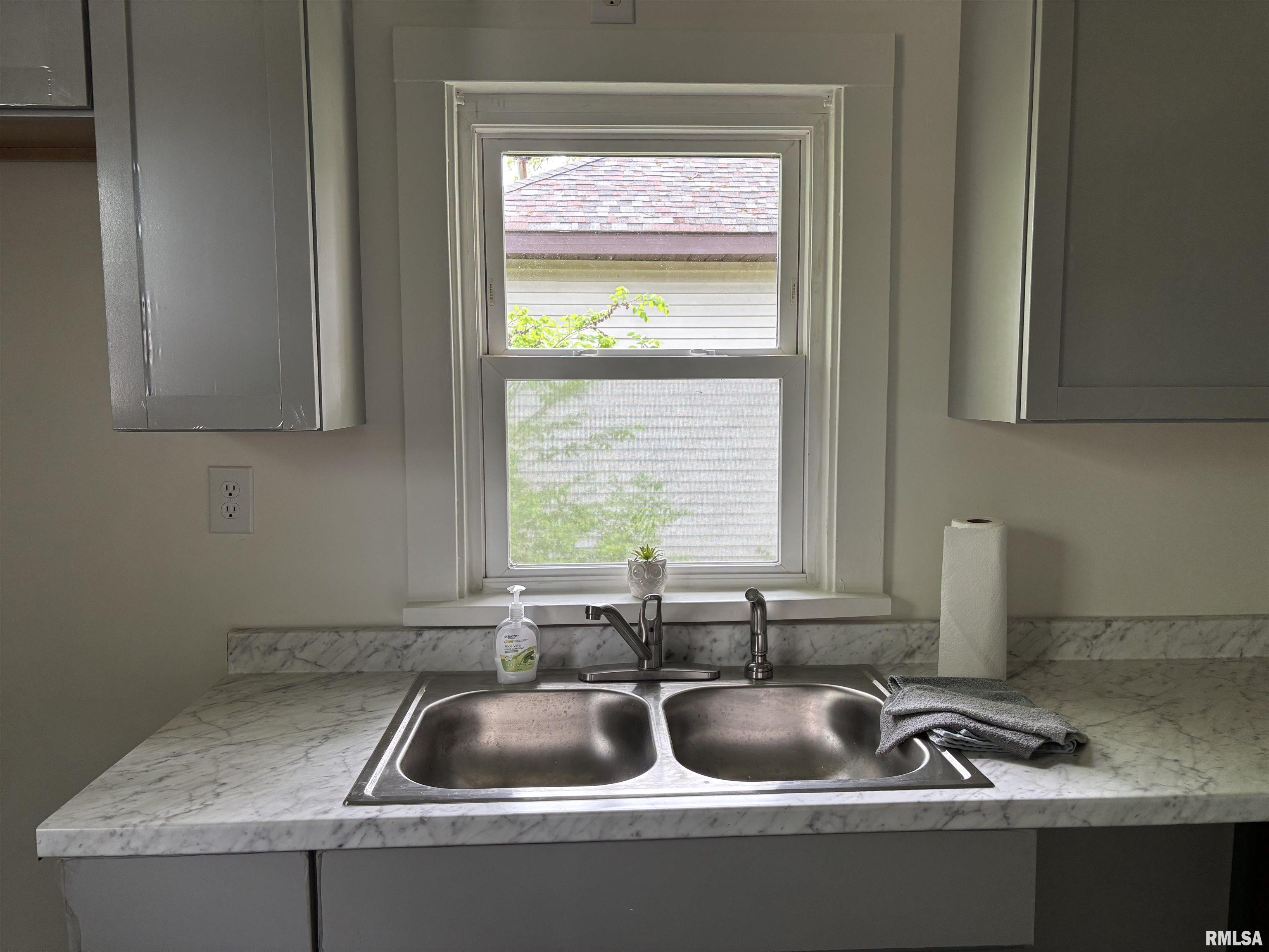 1014 East Broadway Centralia, IL 62801 - Photo 2 of 24