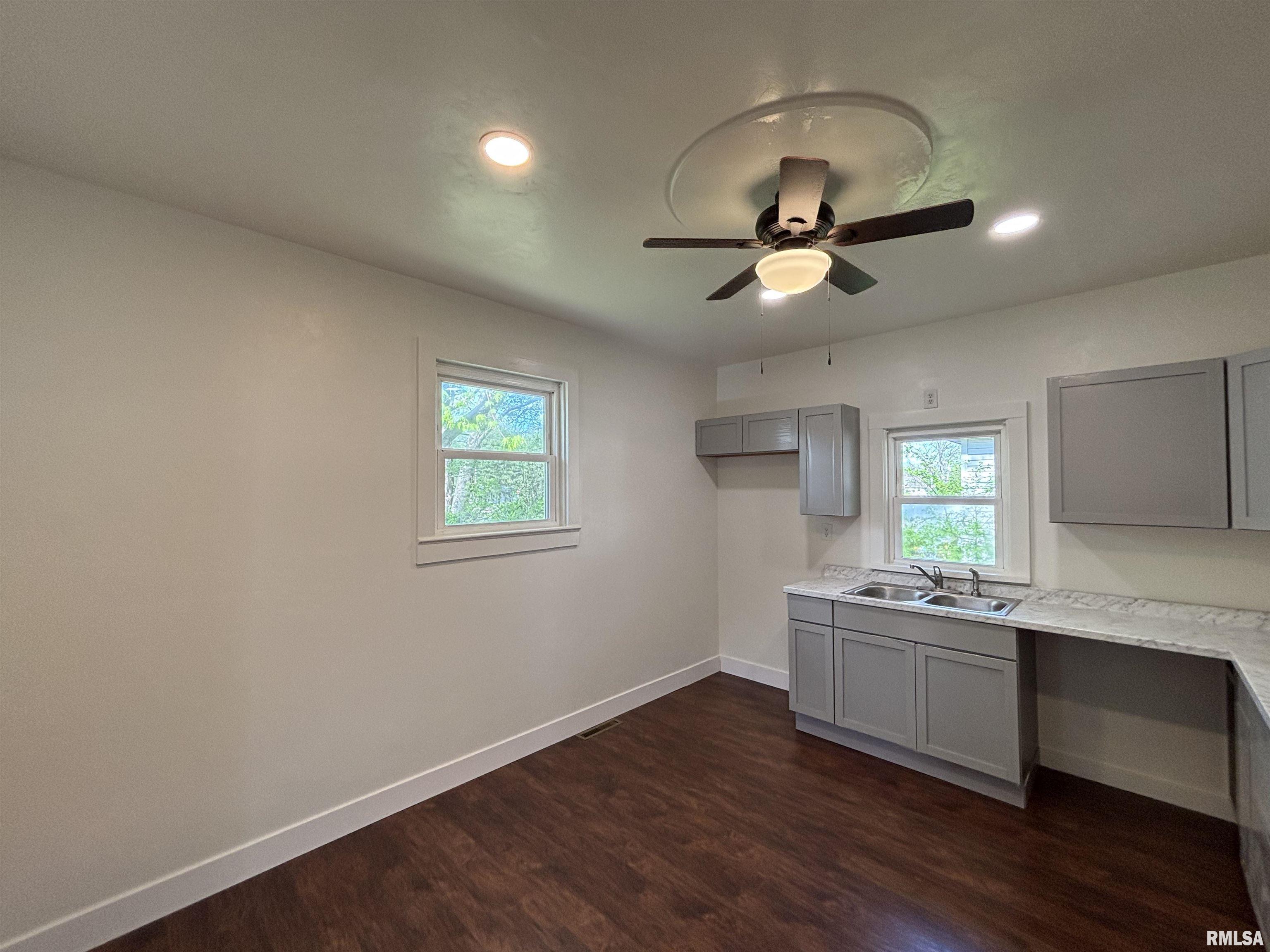 1014 East Broadway Centralia, IL 62801 - Photo 5 of 24