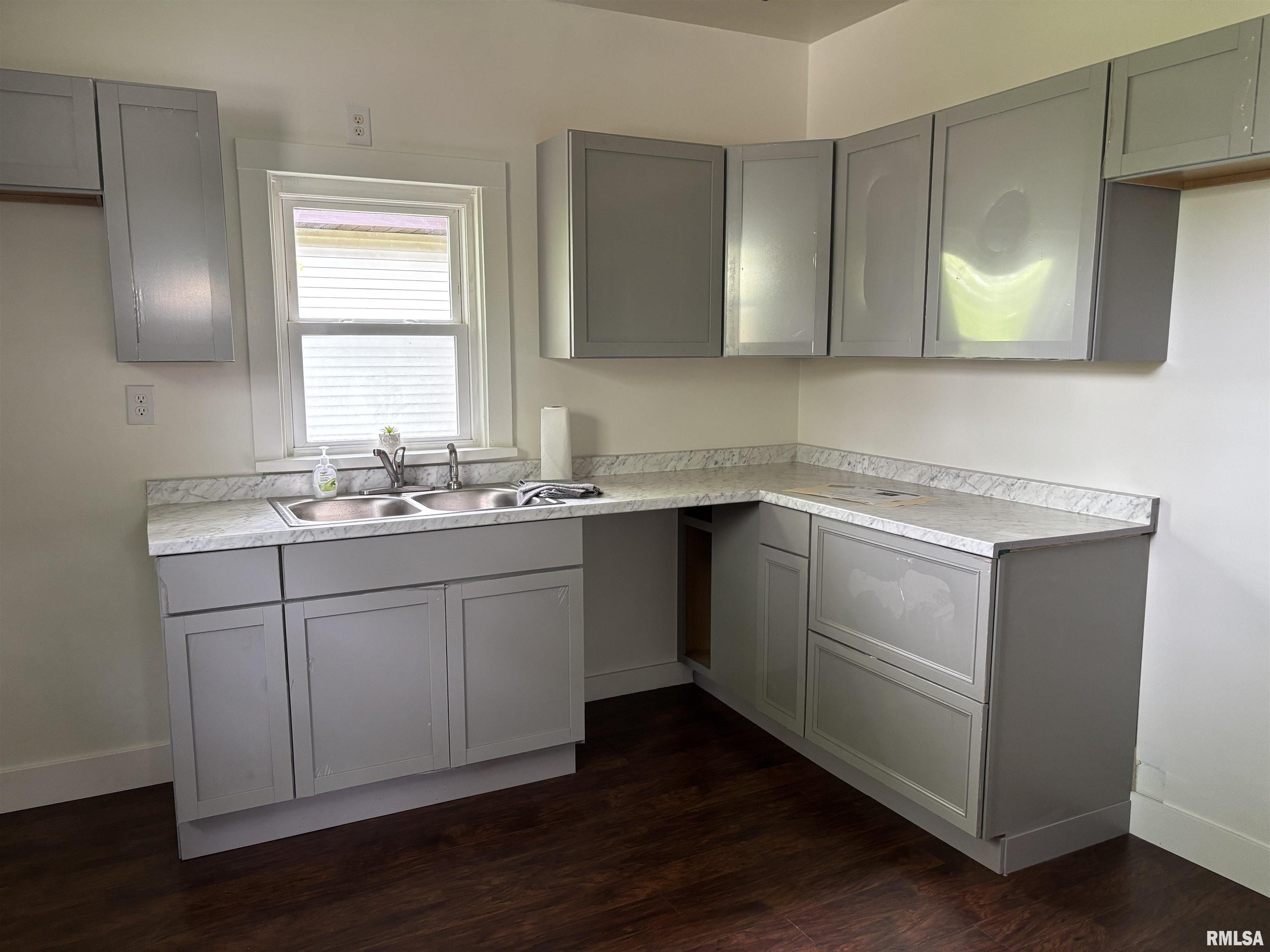 1014 East Broadway Centralia, IL 62801 - Photo 9 of 24