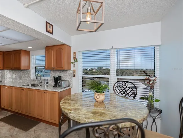 $650,000 | 1001 Benjamin Franklin Drive, Unit 406, Sarasota, FL 34236