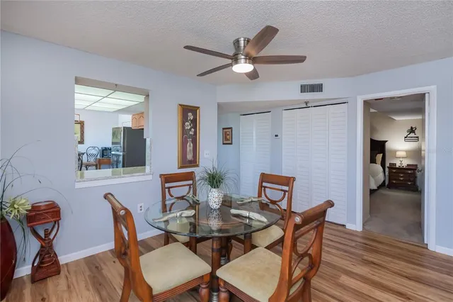 $650,000 | 1001 Benjamin Franklin Drive, Unit 406, Sarasota, FL 34236