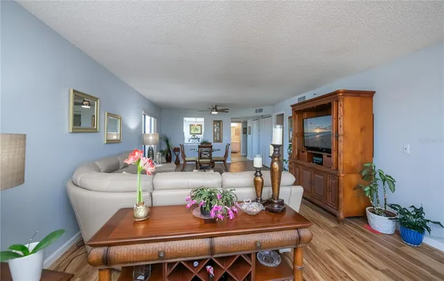 $650,000 | 1001 Benjamin Franklin Drive, Unit 406, Sarasota, FL 34236