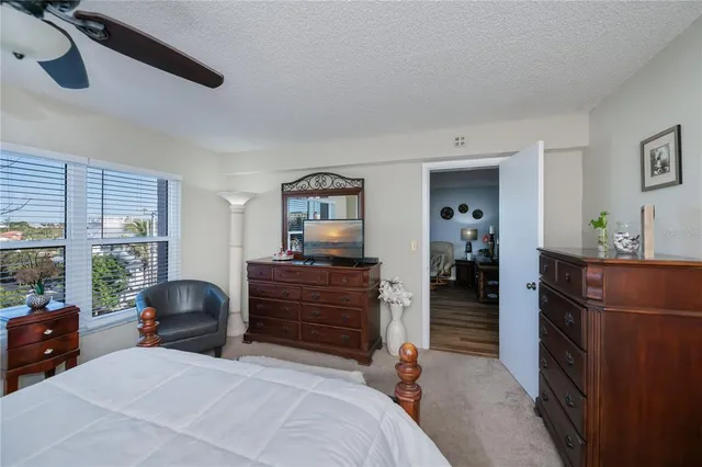 $650,000 | 1001 Benjamin Franklin Drive, Unit 406, Sarasota, FL 34236