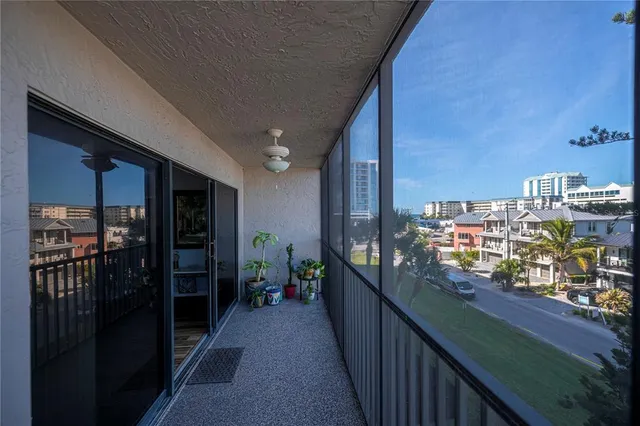 $650,000 | 1001 Benjamin Franklin Drive, Unit 406, Sarasota, FL 34236