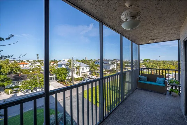 $650,000 | 1001 Benjamin Franklin Drive, Unit 406, Sarasota, FL 34236